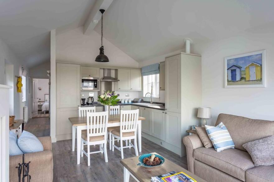 Oreo Shack -  a beach house that sleeps 5 guests  in 2 bedrooms