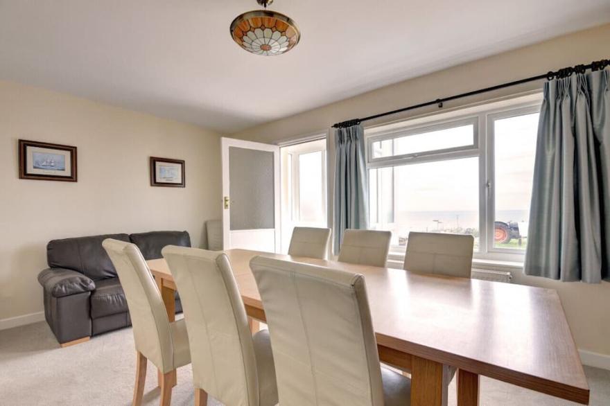 Shoal Cottage - Four Bedroom House, Sleeps 8