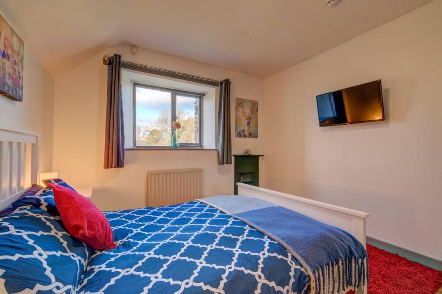 Millerground Lodge -  a cottage that sleeps 4 guests  in 3 bedrooms