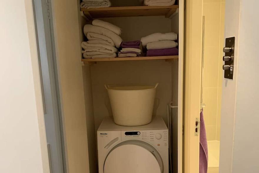 Fully furnished house in Kensington, bordering on Notting Hill