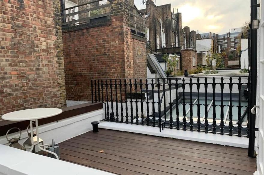 Fully furnished house in Kensington, bordering on Notting Hill