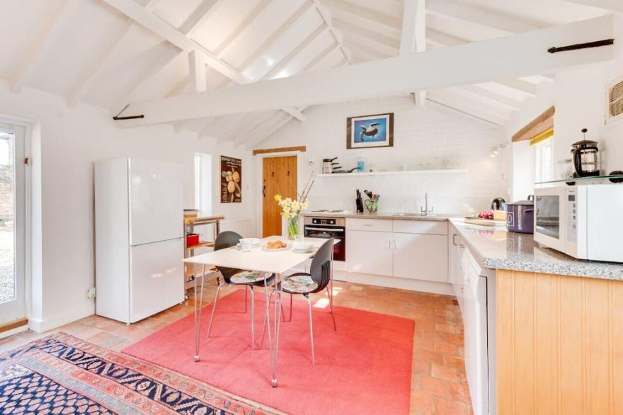 Little Barn - One Bedroom House, Sleeps 2