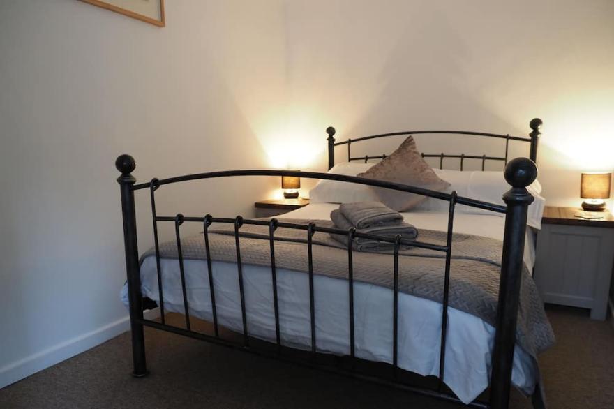 Special offer!<br>April 30th - May 4h <br>ONLY £80/night<br>free Parking , Dog friendly