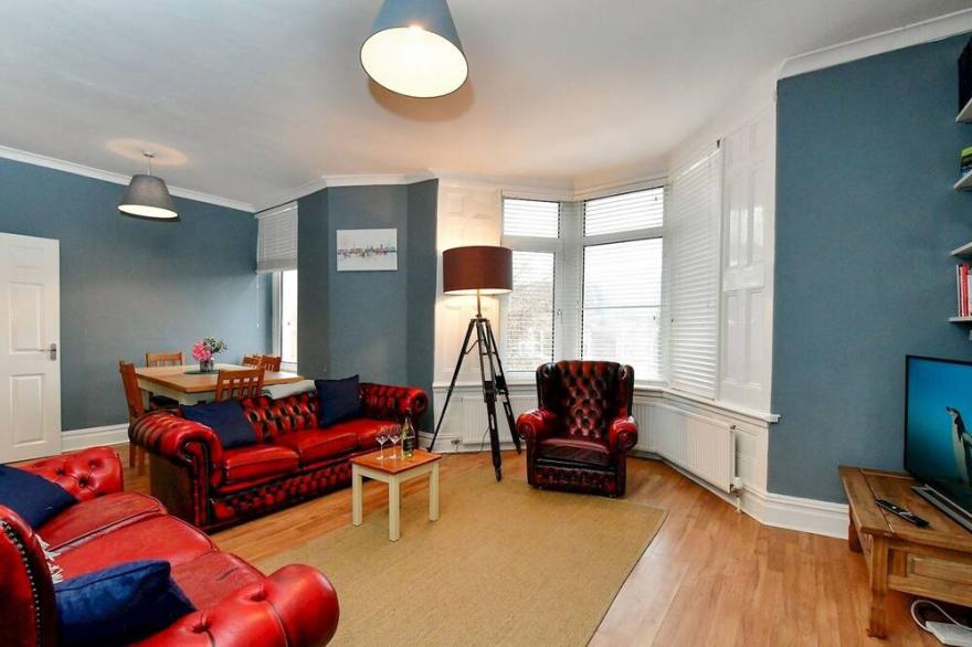 Pass the Keys | Spacious 3 Bedroom Apartment Close to City Centre