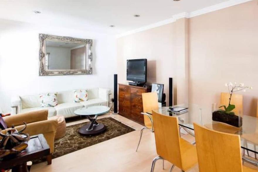 Charming Living In Central London - (3 Bed / 3 Bath)