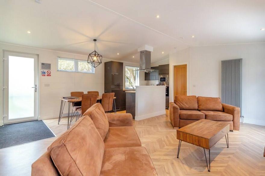 2 bedroom accommodation in Woolverstone, Ipswich