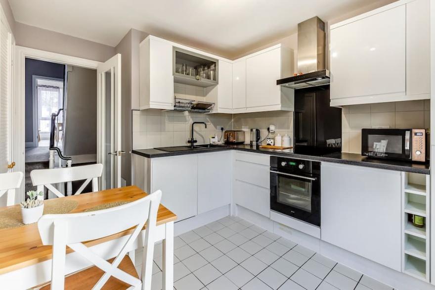 3 bedroom accommodation in Torquay