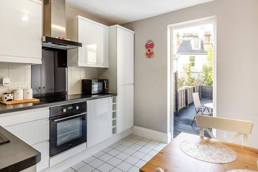 3 bedroom accommodation in Torquay