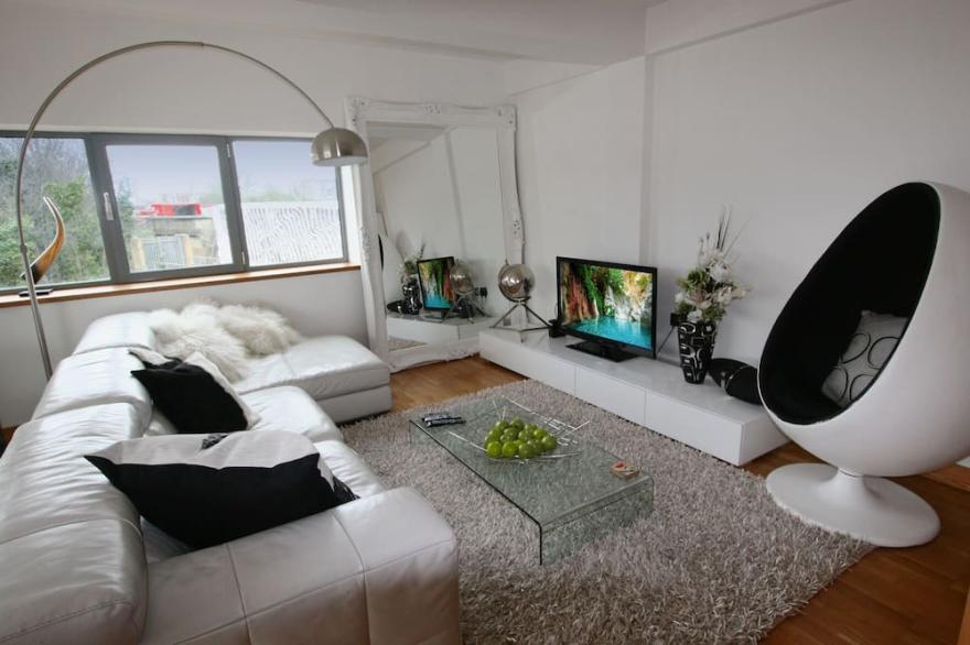 Waterside Large 5* Luxury Olympic Park Stratford Bow Hackney Wick Boutique HUGE