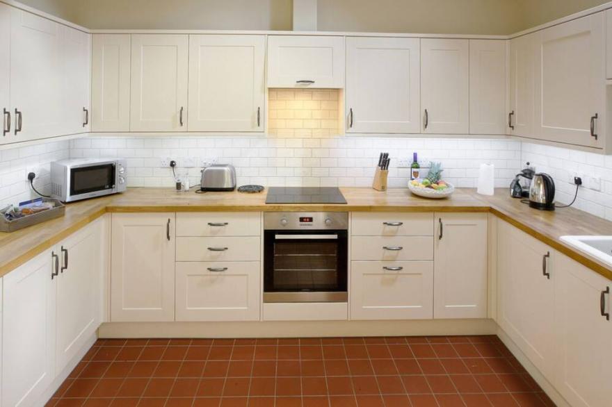 2 bedroom accommodation in Scalby, Scarborough