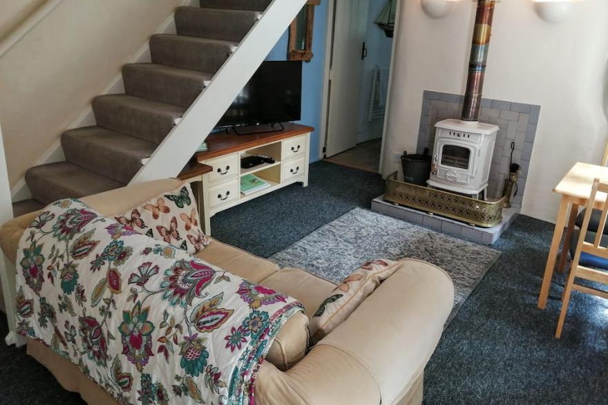 Bill's Barn, Romantic Cottage Nr Perranporth, Sleeps 2, Dog friendly