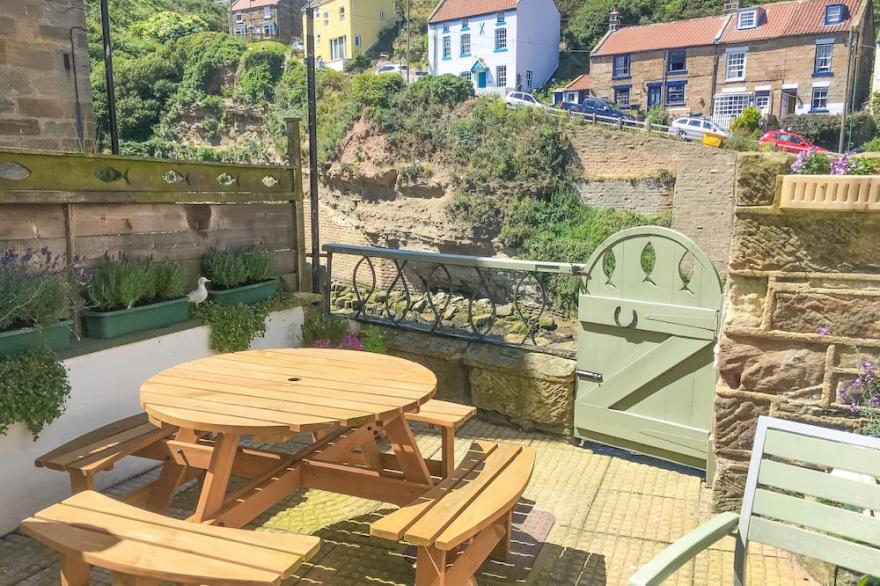 Beautifully refurbished cottage in the heart of Staithes - with stunning views