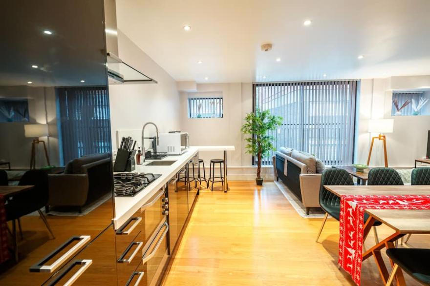 Immaculate 3-Bed House in central London