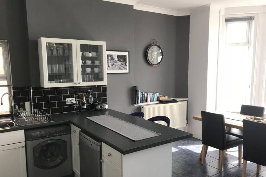 Ventnor Apartment with Stunning sea views
