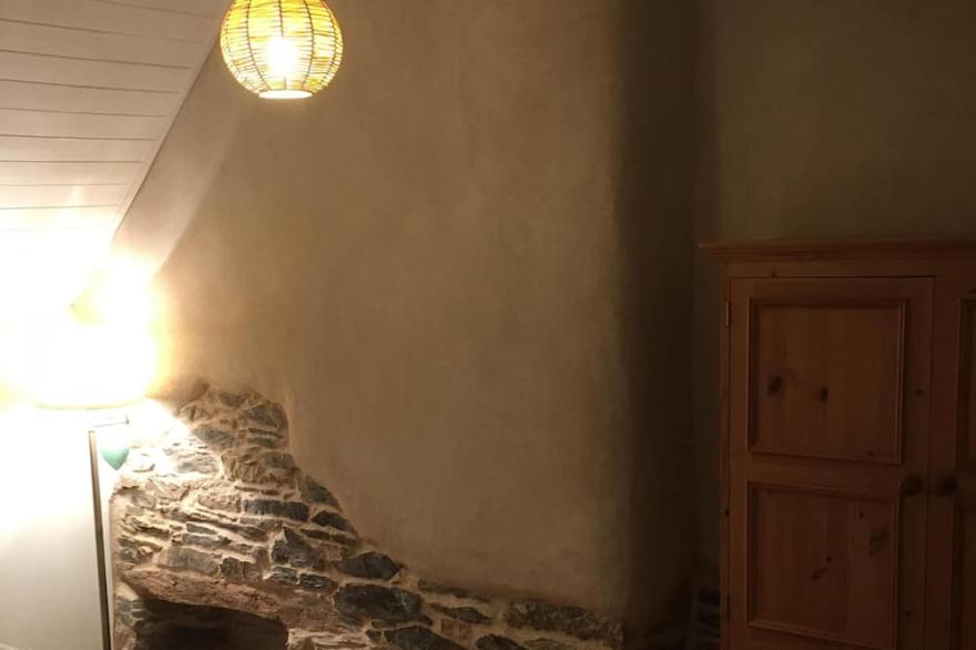 Cubert. Renovated 16th C. cottage Nr Crantock Holywell and Polly Joke beaches