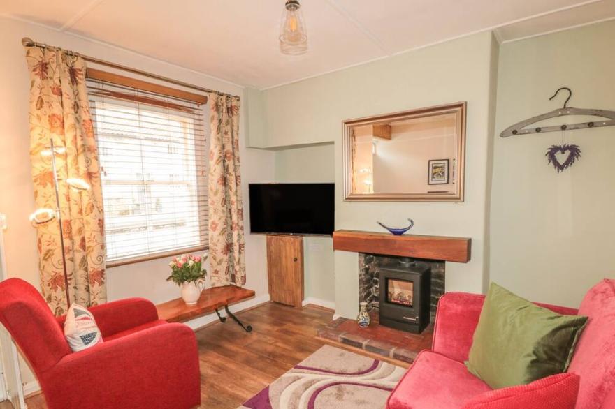 CLOVERLEAF COTTAGE, country holiday cottage in Pickering