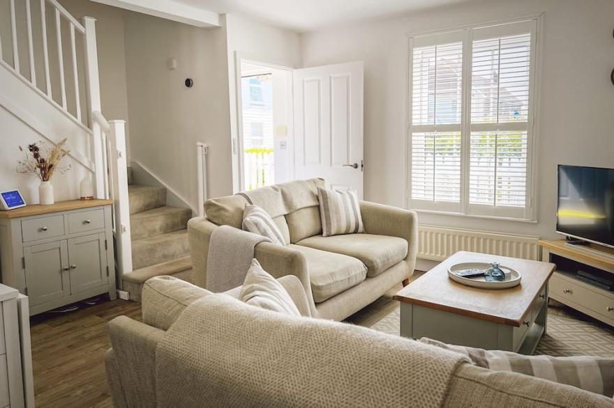Beach Boutique -  a cottage that sleeps 4 guests  in 2 bedrooms