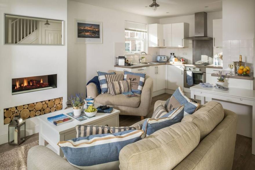 Beach Boutique -  a cottage that sleeps 4 guests  in 2 bedrooms