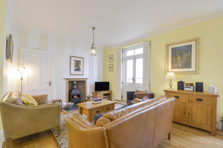 THE OLD SIGNAL HOUSE, pet friendly in Kingsand And Cawsand
