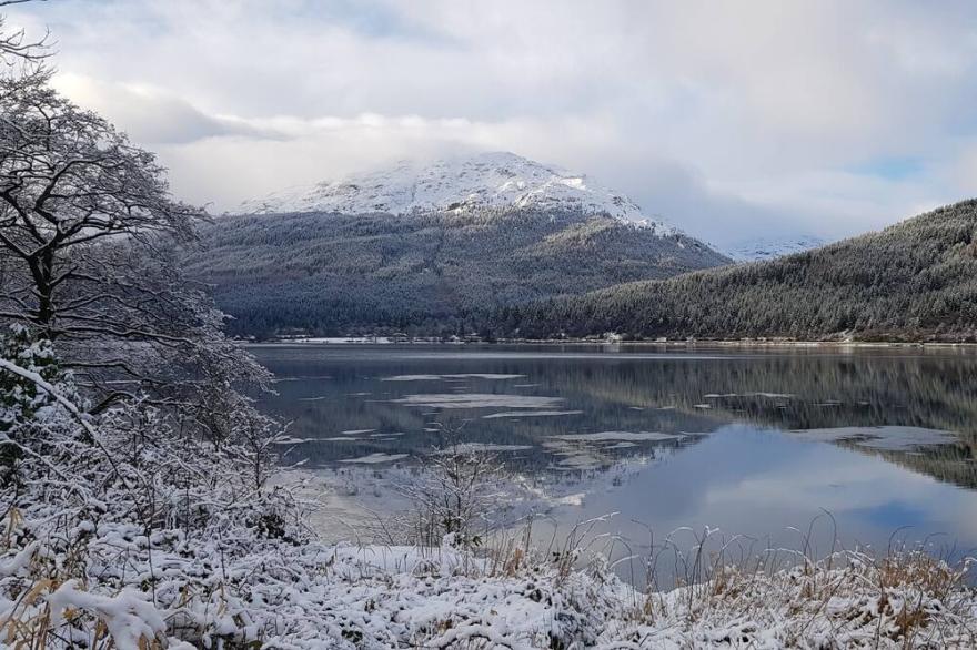 Lochside Cottage with Panoramic views of Loch Long and the Arrochar Alps