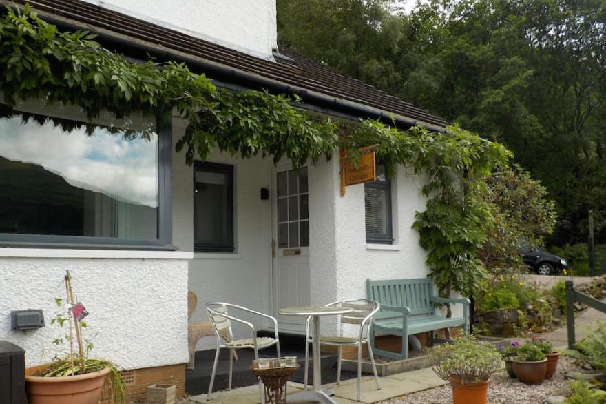 Lochside Cottage with Panoramic views of Loch Long and the Arrochar Alps