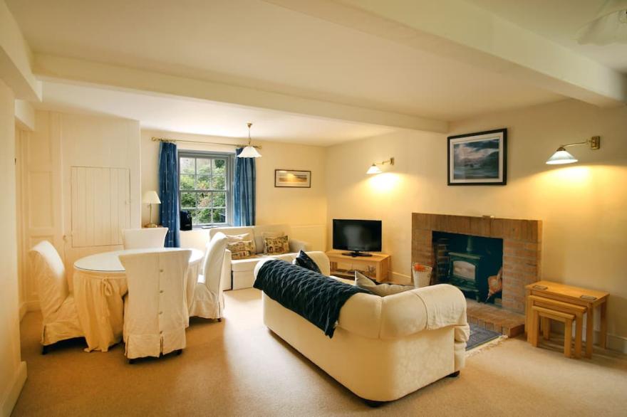 Merlindale  5*  self-contained, two bed/two bath apt. by River Tweed.