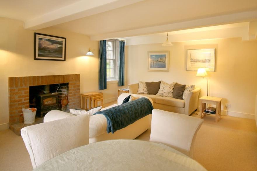 Merlindale  5*  self-contained, two bed/two bath apt. by River Tweed.