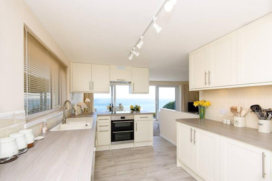 Lovely bungalow with fabulous views