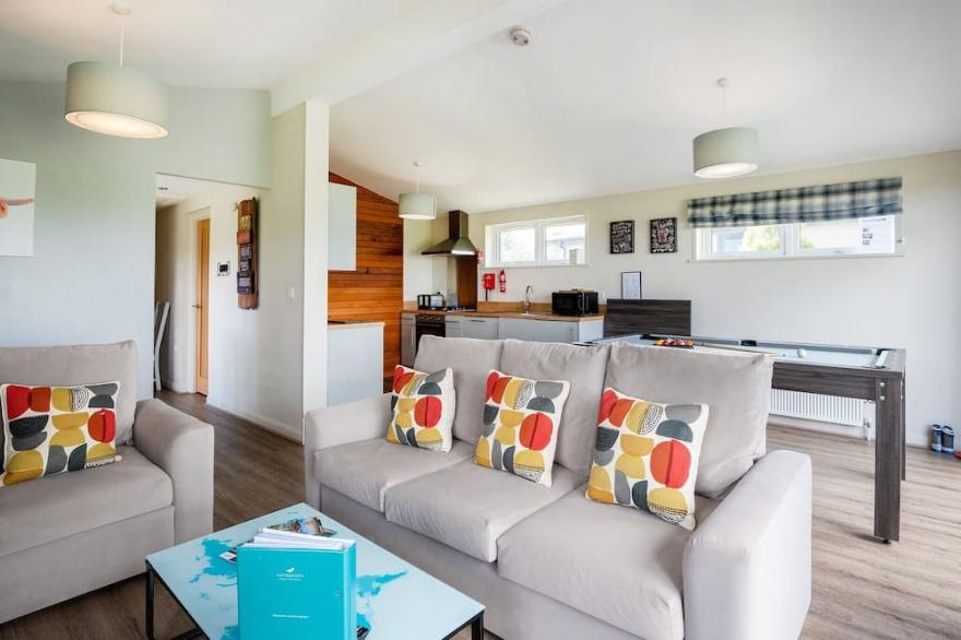 2 bedroom accommodation in Raywell, Cottingham