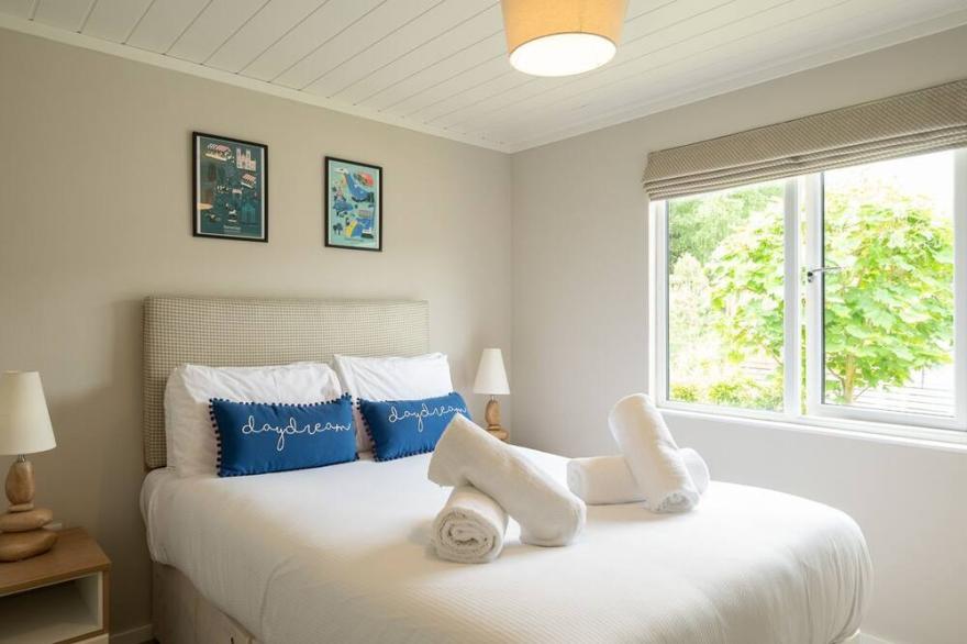 3 bedroom accommodation in Raywell, Cottingham