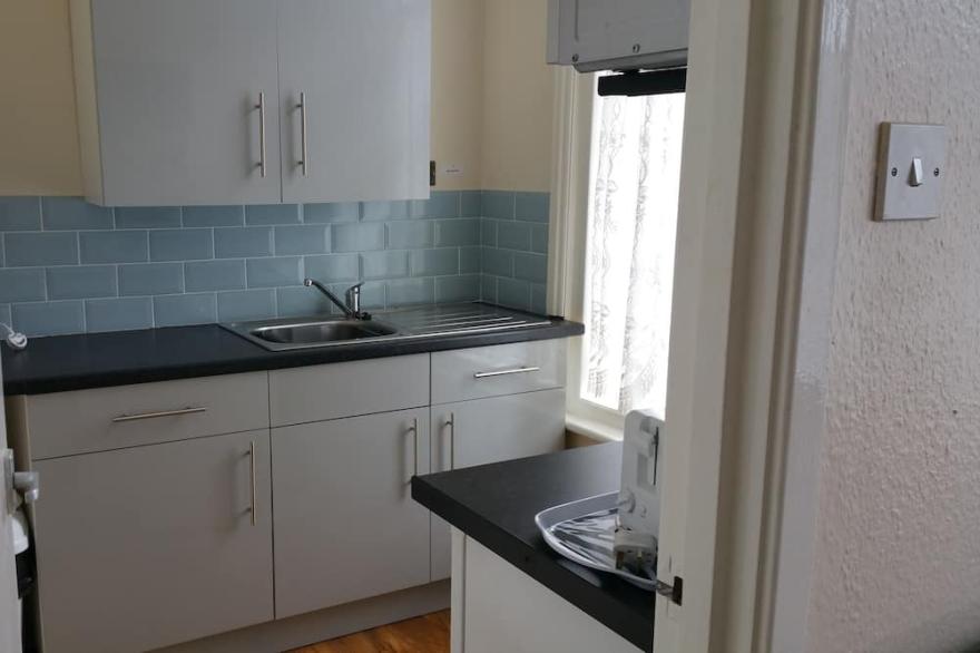 2 berth, first floor flat, Glen Villa 4