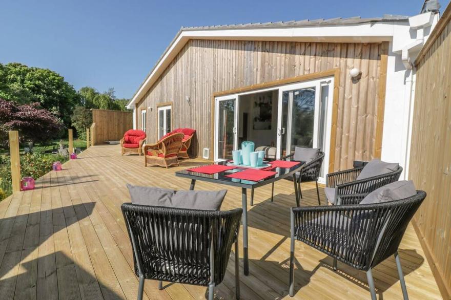 CHY LAGEN HOS, family friendly, with open fire in Newquay