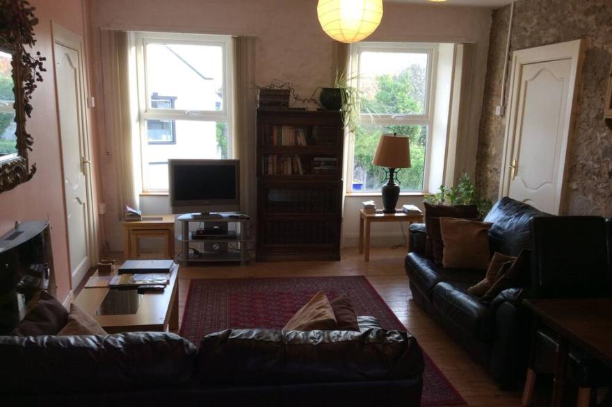Comfortable, homely, sympathetically renovated early Victorian streethouse