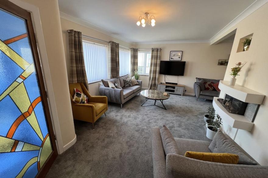THE EMBERTON, pet friendly, country holiday cottage in Bridlington