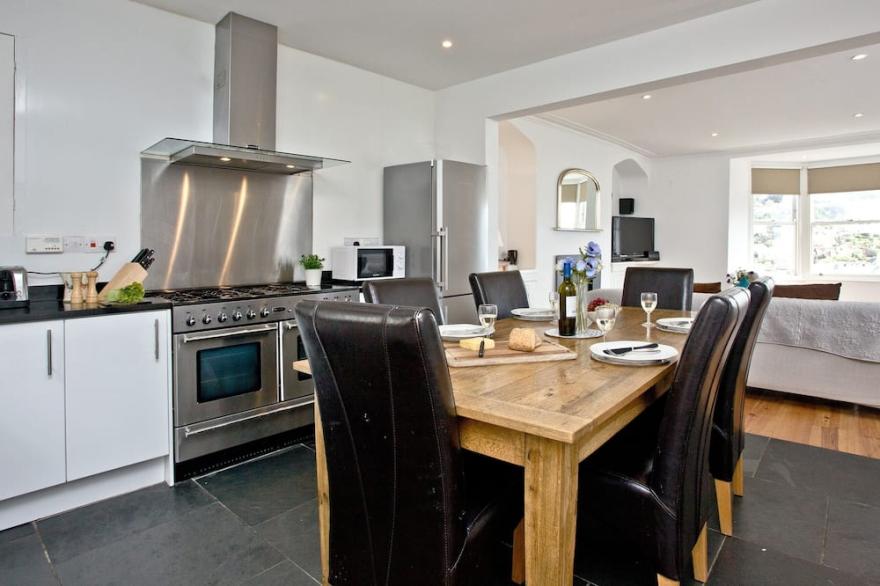 3 bedroom accommodation in Dartmouth