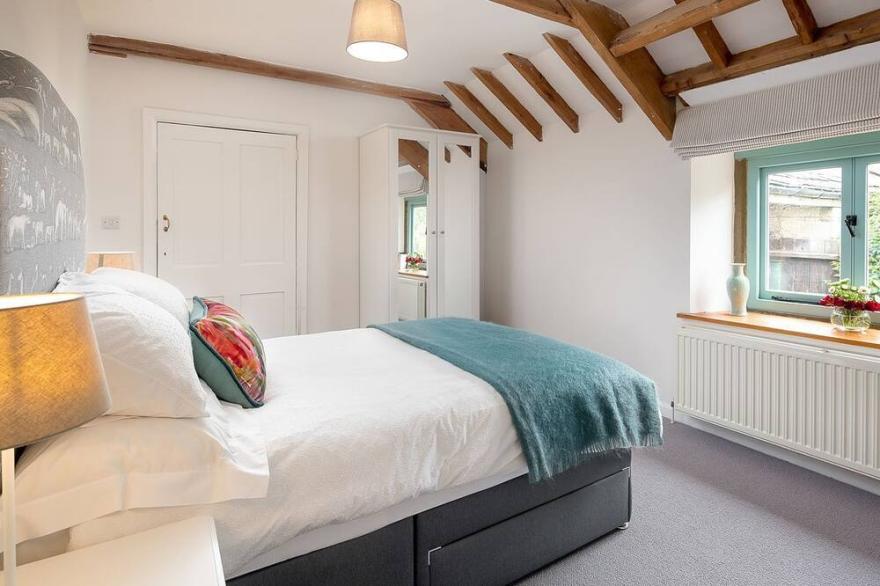 2 bedroom accommodation in Old Sodbury, near Bristol