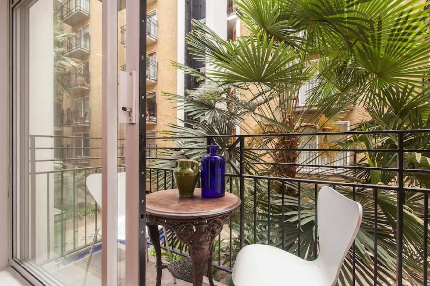 SUPERIOR 2 BEDROOM 2 BATH APARTMENT free Wifi ST PAUL'S lux condo Zone1 Sleeps 6