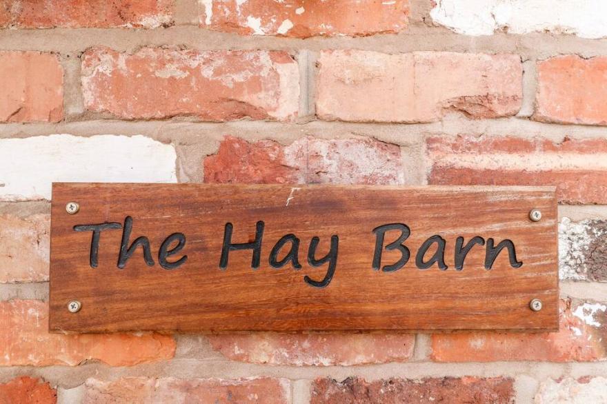 THE HAY BARN, romantic, character holiday cottage in Chester