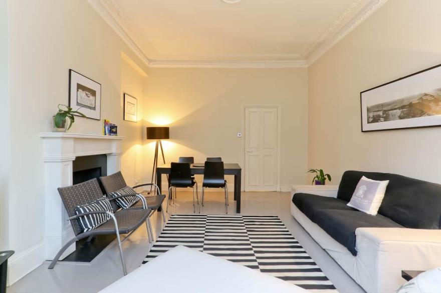 Bright and large two bedrooms flat with garden in central location
