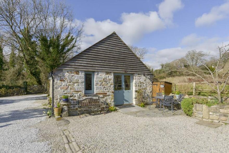 HIDEAWAY BARN, with a garden in Charlestown