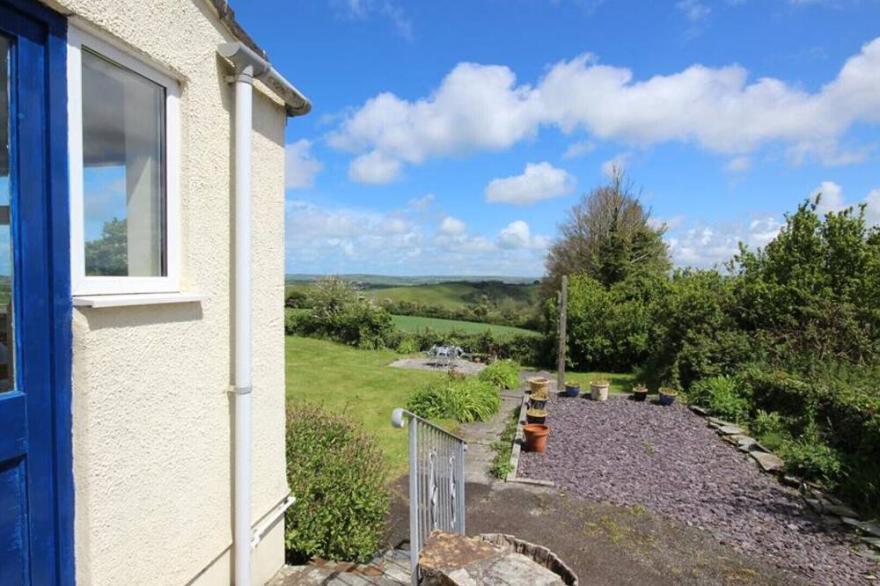 Daffy Down Dilly, a comfortable, two bedroom detached house in Wadebridge
