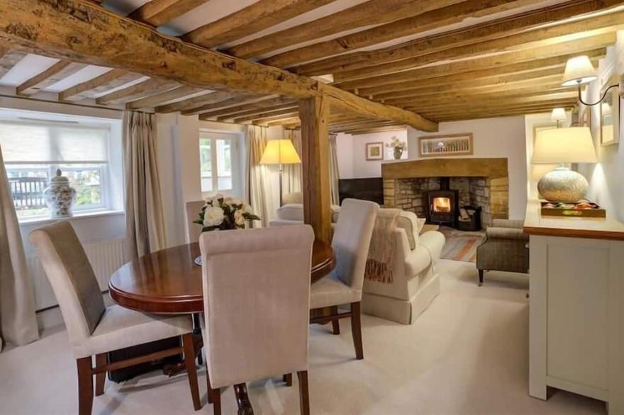SUNNYSIDE COTTAGE, family friendly in Bampton, Oxfordshire