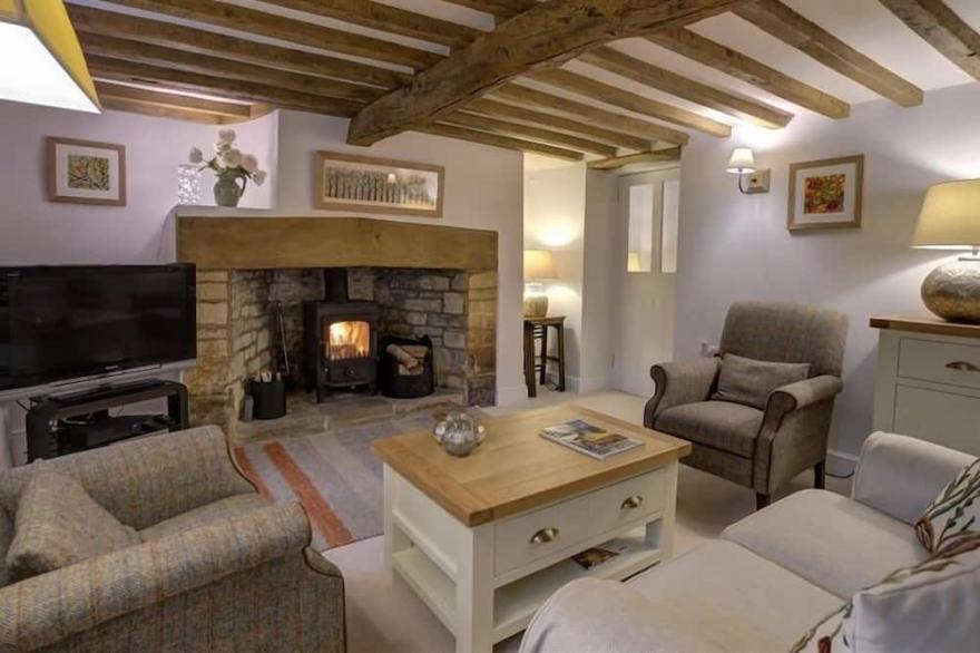 SUNNYSIDE COTTAGE, family friendly in Bampton, Oxfordshire