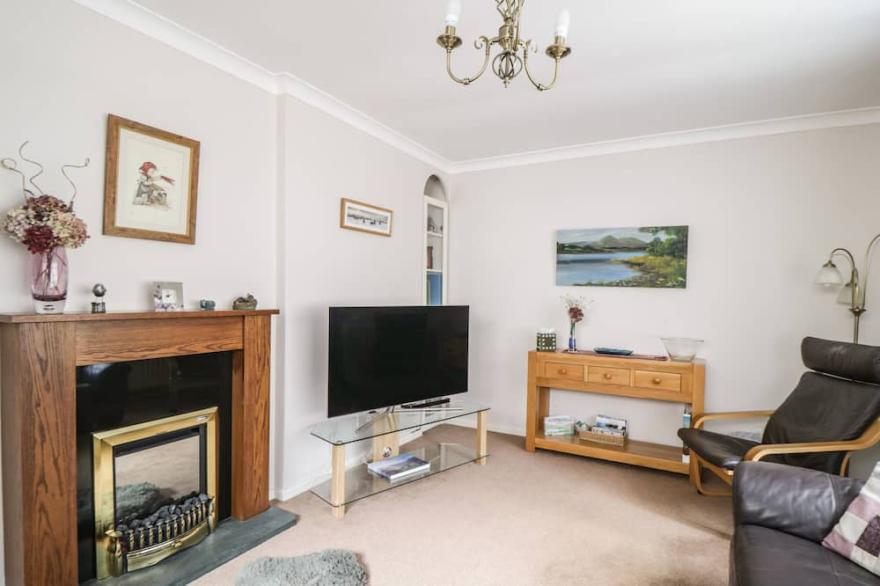 MANESTY VIEW, family friendly, with a garden in Keswick