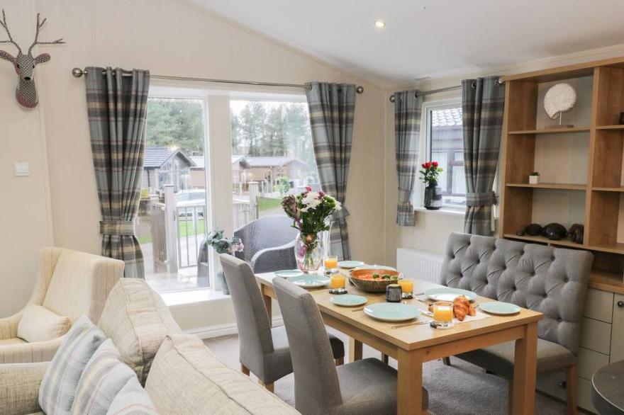 HUCKLEBERRY, pet friendly, country holiday cottage in Staithes