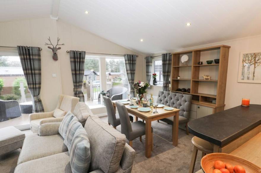 HUCKLEBERRY, pet friendly, country holiday cottage in Staithes