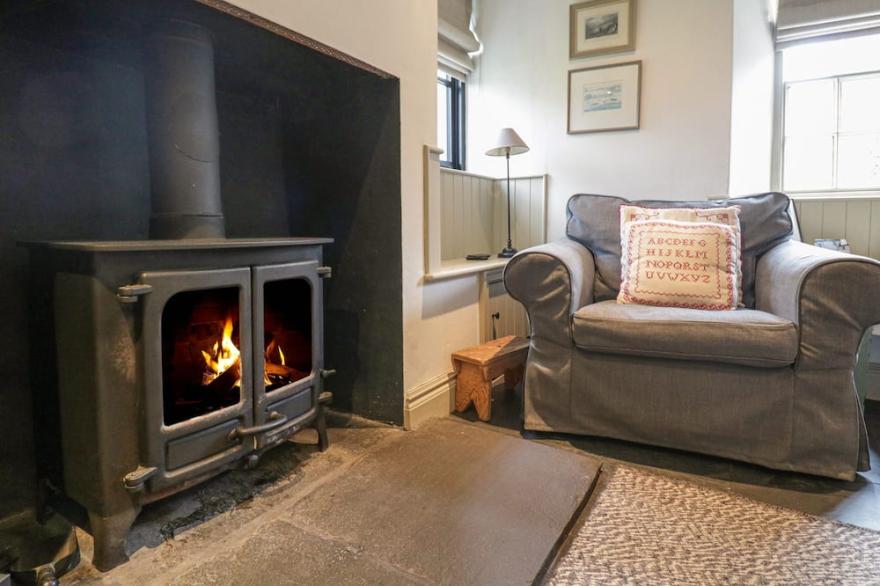 BARNEY'S COTTAGE, pet friendly, luxury holiday cottage in Ambleside