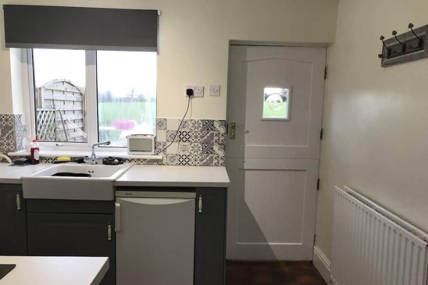Yew Tree Bungalow, Onneley, Cheshire - Sleeps 4