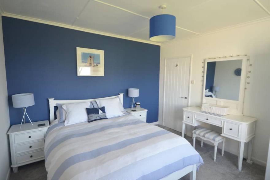 Sandylands, Sennen Seaside Retreat With Sea Views