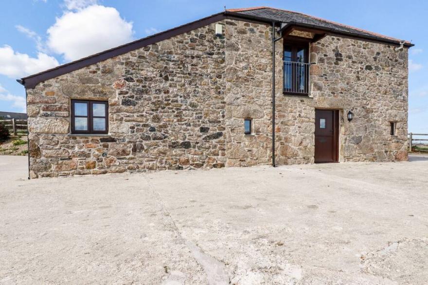 SUNNYWELL, family friendly, character holiday cottage in Lanivet